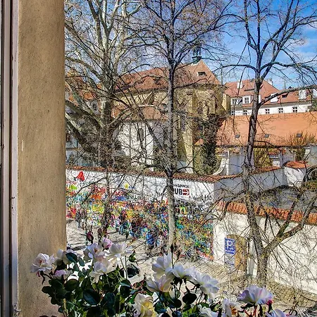 Temporary * Praha